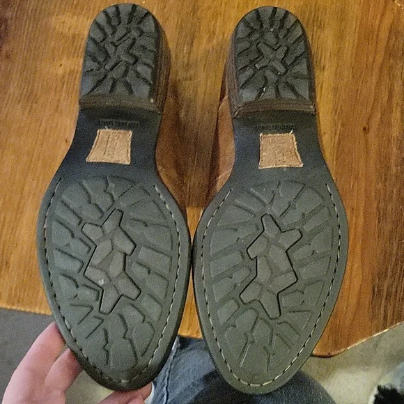 Born "Kerri" Distressed Suede Women's Bootie Brown Leather Shoes Size 7.5 - Picture 8 of 17